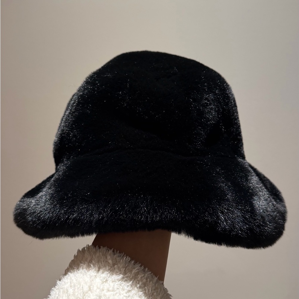 Elegant Black Faux Fur Bucket Hat